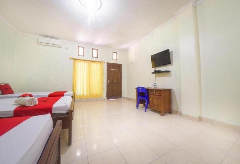 Номер Стандарт Трехместный, Reddoorz Near Nusa Cendana University