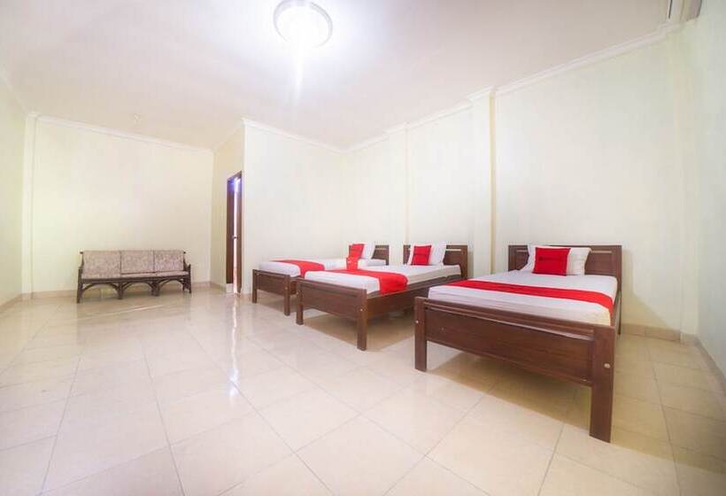 Номер Стандарт Трехместный, Reddoorz Near Nusa Cendana University