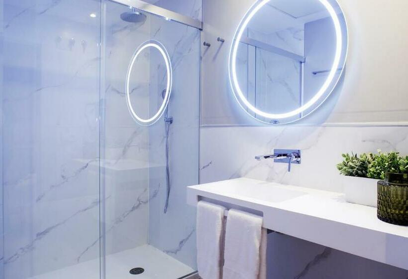 استودیوی استاندارد, Voghe Premium Flats