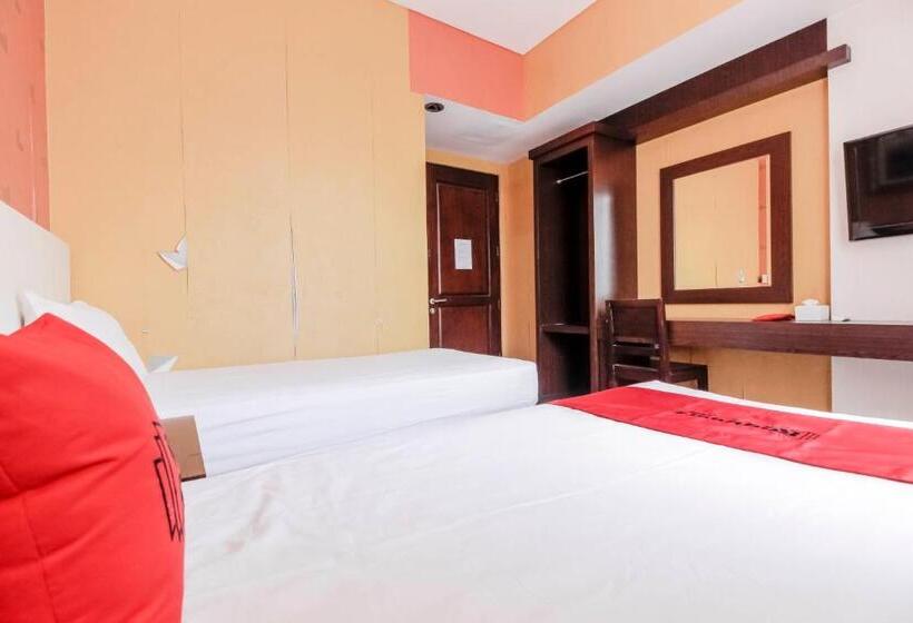 Номер Стандарт, Reddoorz At La Mega Near Pasar Pagi Cirebon