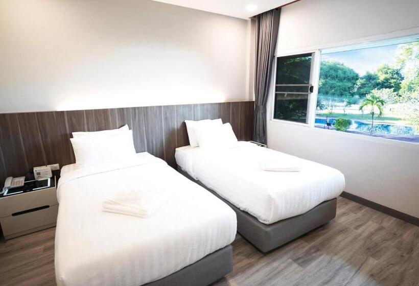 اتاق استاندارد با چشم‌انداز باغ, The Space Airport Hotel Chiang Rai