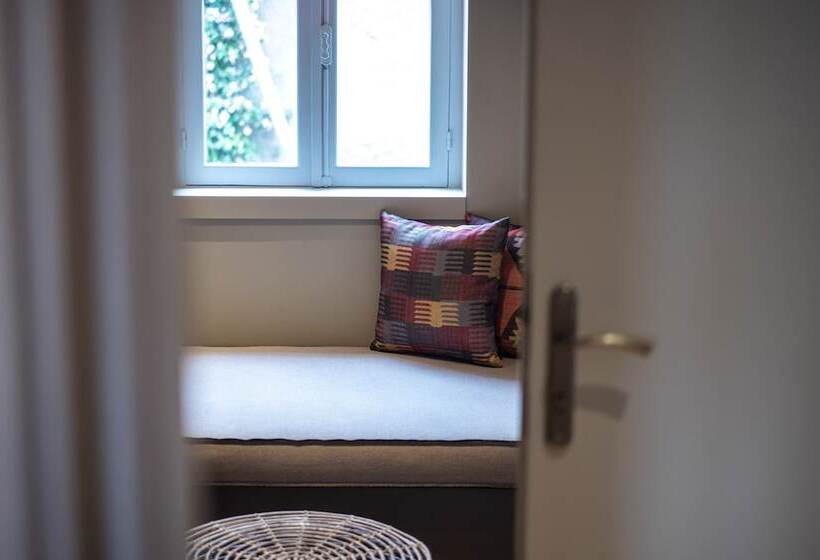 غرفة قياسية رباعية, Aethra Boutique Rooms