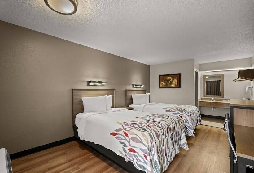 Номер Deluxe, Red Roof Inn Detroit  Royal Oak/ Madison Heights