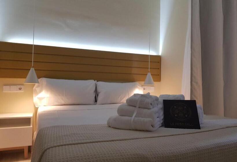 Habitación Estándar con Balcón, Le Petit Palü Fuencarral