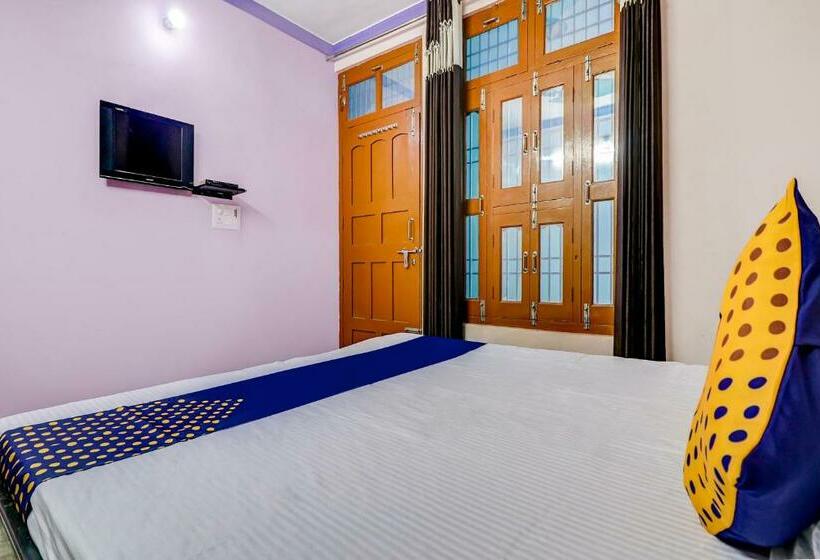 Трехместный Президентский, Spot On 68052 Surya Guest House