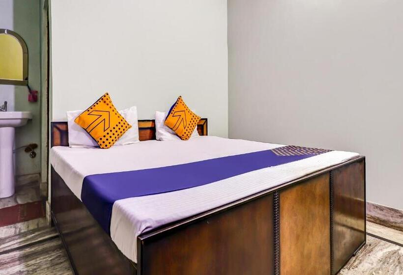 Трехместный Президентский, Spot On 68052 Surya Guest House