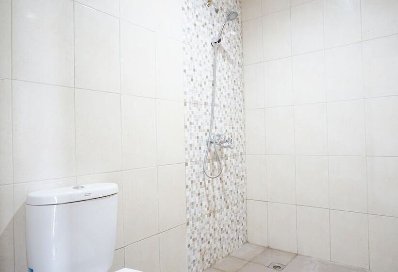 Номер Deluxe, Residences By Reddoorz Near Mt Haryono