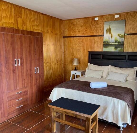 اتاق لوکس با بالکن و چشم‌انداز دریا, Teanehi Bed & Breakfast