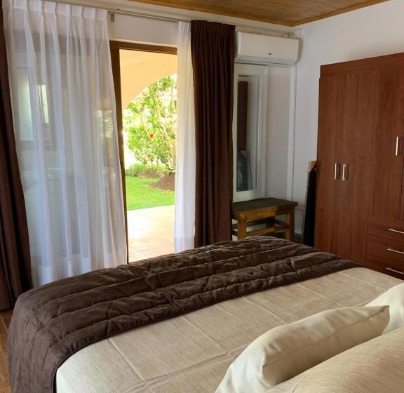 اتاق لوکس, Teanehi Bed & Breakfast