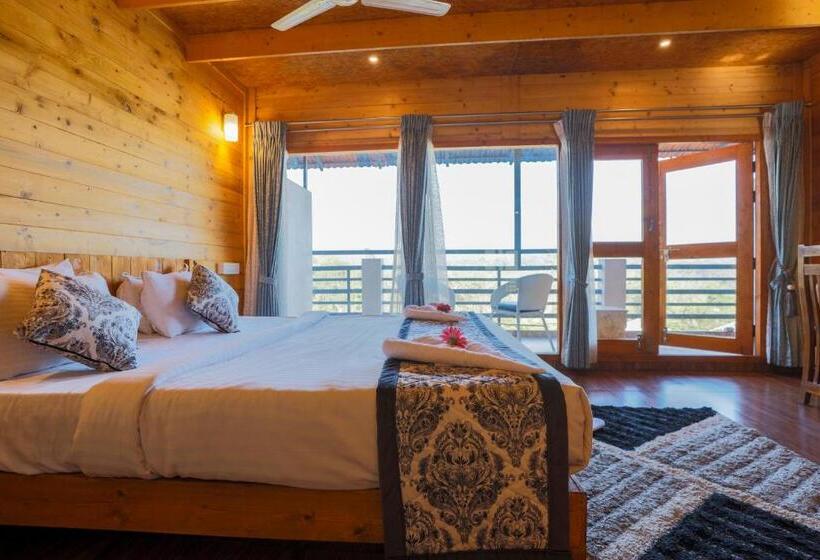 带观景的标准工作室, The Blossom Resort, Chikmagalur