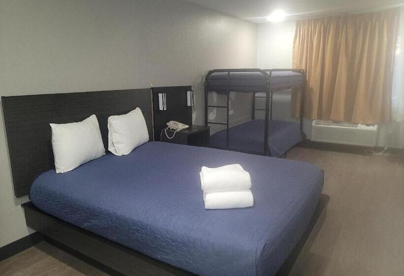 Семейный Номер Deluxe, Pinetop Studio Suites