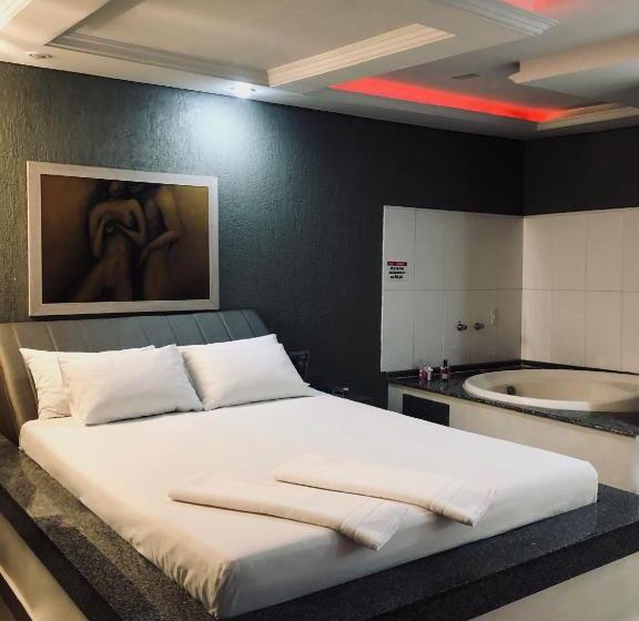 스위트 킹사이즈 침대, Motel Anonimus