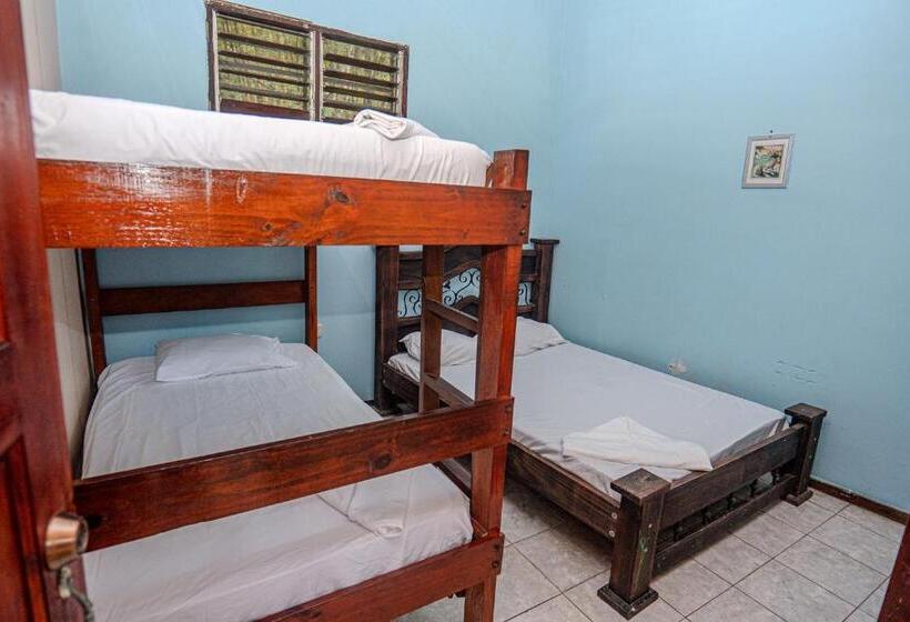 Семейный Номер Совместный Санузел, Costa Linda Art Hostel