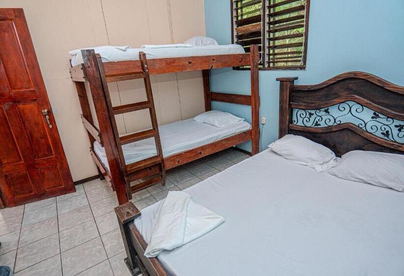 家庭房间共用浴室, Costa Linda Art Hostel