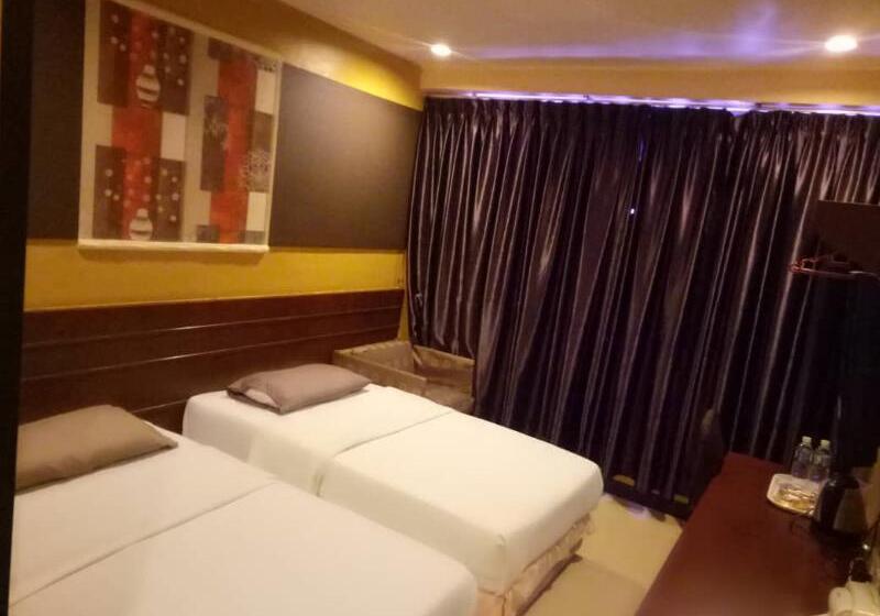 Номер Deluxe, Gd Hotel   Permas Jaya