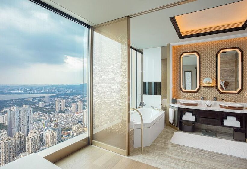 Клубный номер с видом на озеро, The Ritzcarlton, Nanjing