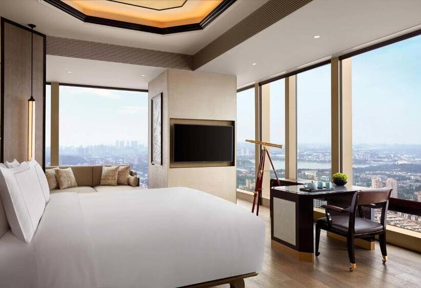 Номер Премиум, The Ritzcarlton, Nanjing
