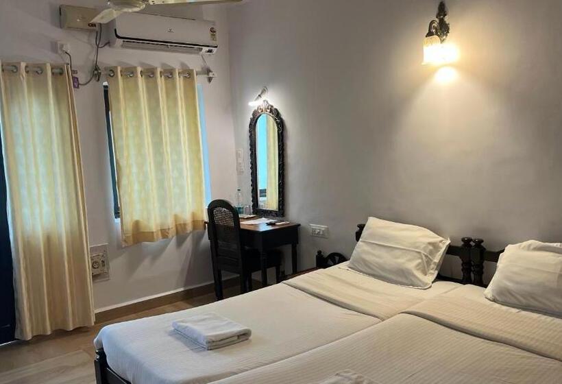 اتاق استاندارد, La Petite Guest House