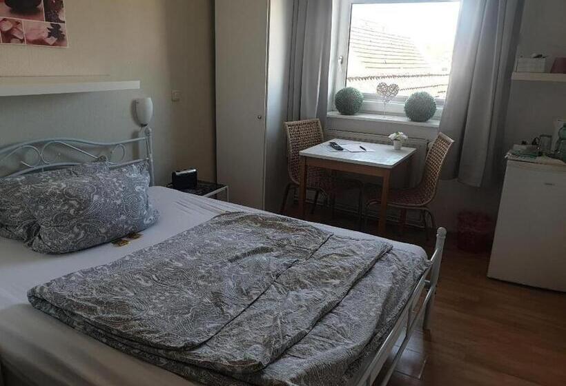 基本间, Rooming24, Kleine Pension