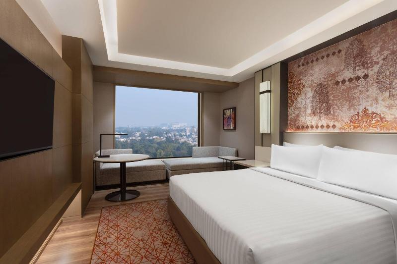 带大床的豪华间, Courtyard By Marriott Amritsar