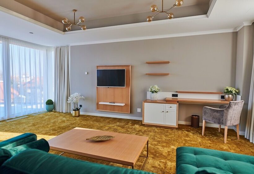 سوییت لوکس, Pergola Boutique