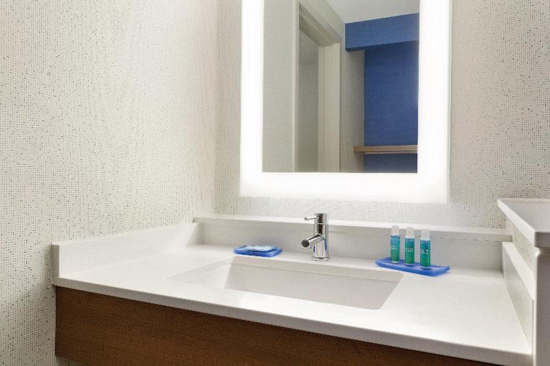 Стандартный Номер Кровать Кинг, Holiday Inn Express Hartford South   Rocky Hill, An Ihg