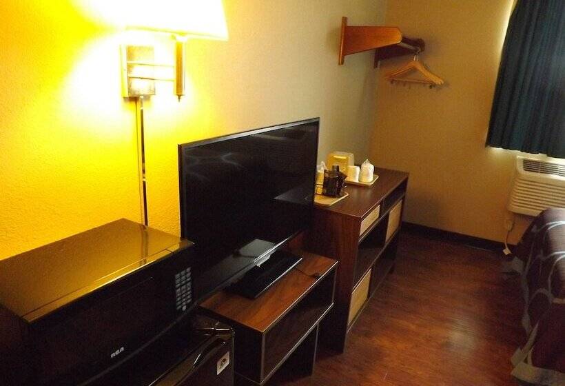 Номер Стандарт 2 Двуспальные Кровати, Super 8 By Wyndham Sidney Ny