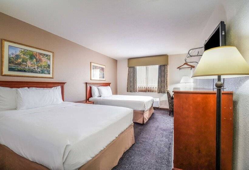 Номер Стандарт 2 Двуспальные Кровати, Americas Best Value Inn Marquette