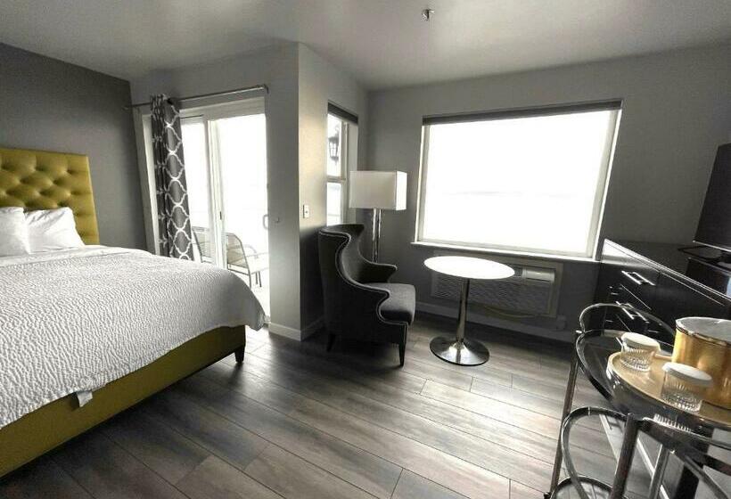 Номер Премиум, Tides Inn & Suites
