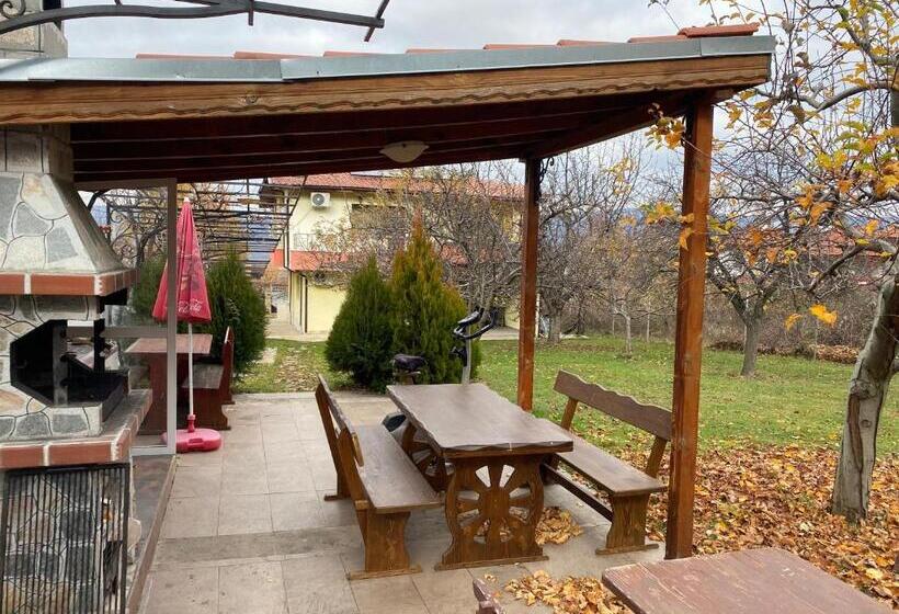 ویلای لوکس 1 خوابه, Kot Garden Guest House