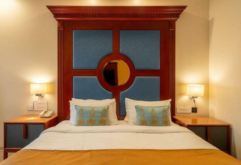 اتاق لوکس, Hukam S Lalit Mahal   Hotel Convention Club