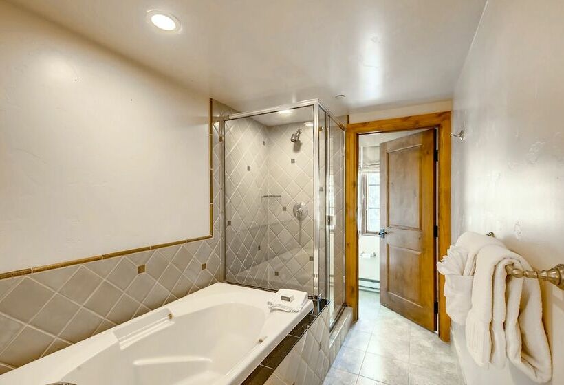 ２ダブルベッドのスタンダードルーム, Gravity Haus Vail