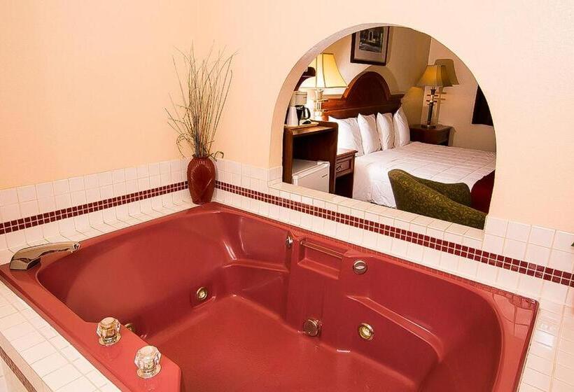 Люкс Кровать Кинг, Village Inn & Suites Marysville