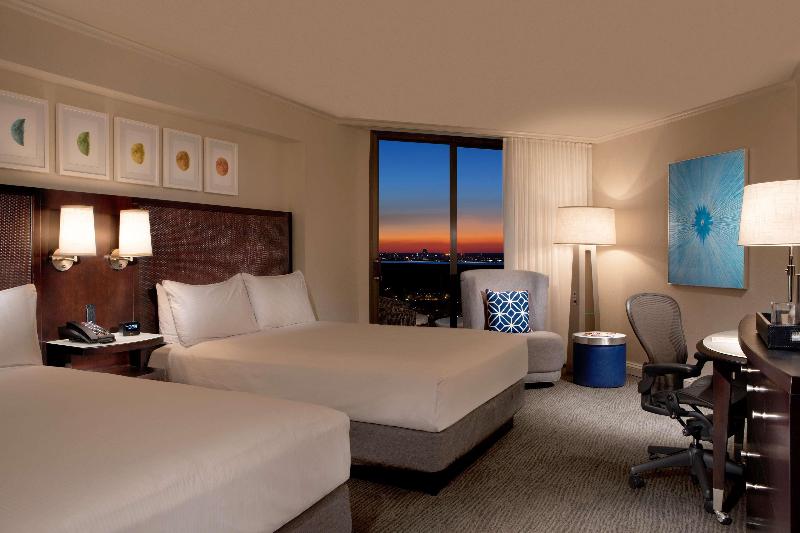 Номер Стандарт Адаптированный для Инвалидов, Hilton Orlando Buena Vista Palace   Disney Springs® Area
