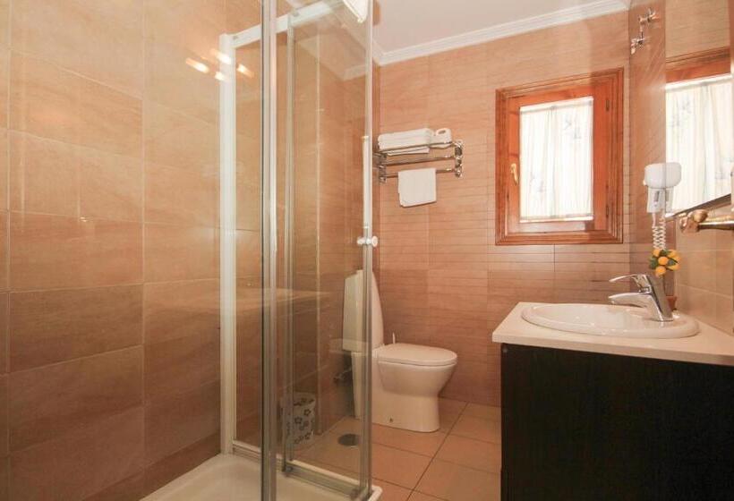 Habitación Familiar, Hostal Costa Azul
