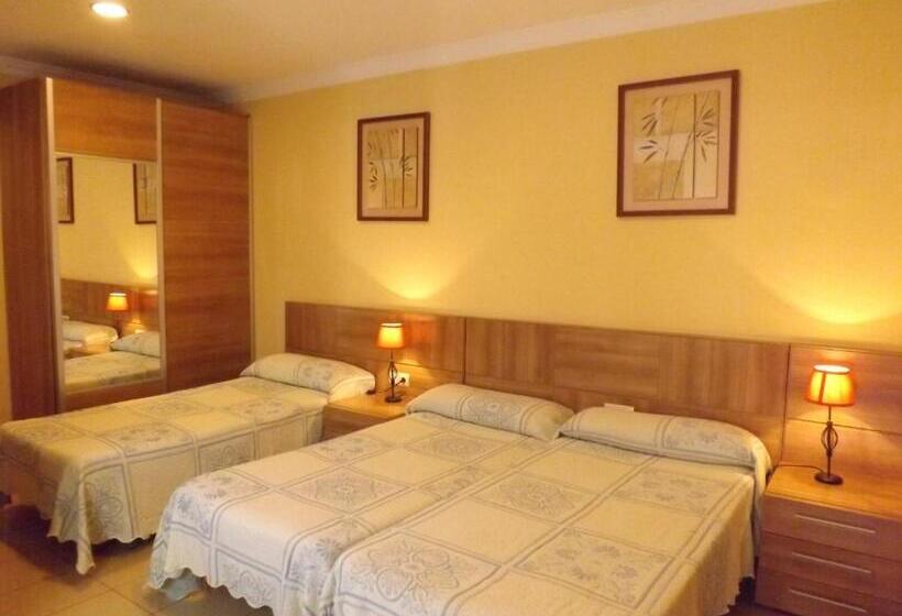Habitación Familiar, Hostal Costa Azul