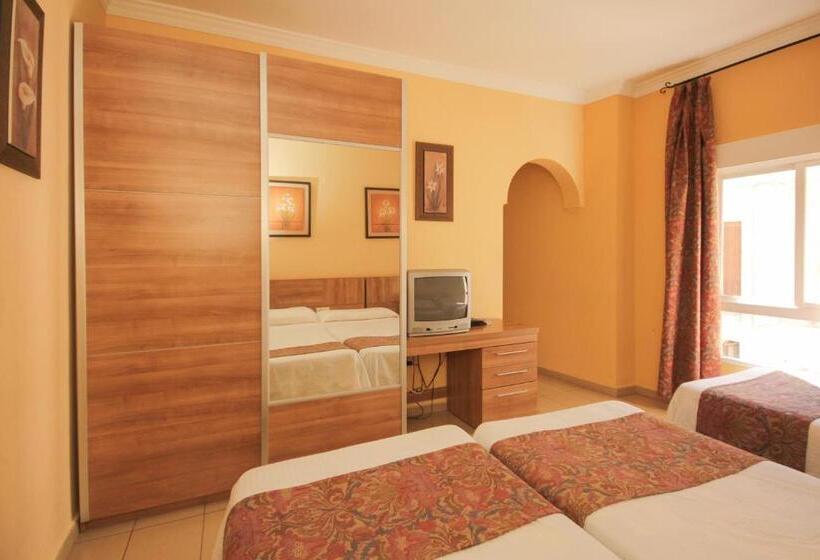 Habitación Familiar, Hostal Costa Azul