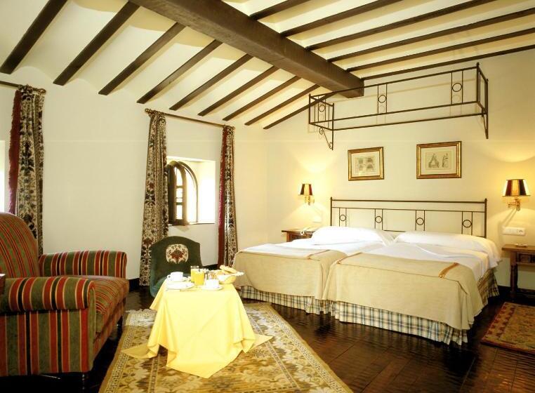 スタンダードルーム, Parador De Santillana Gil Blas