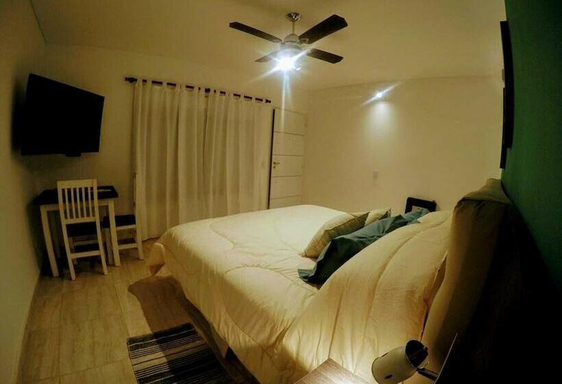 小室, Arroyo Suite House