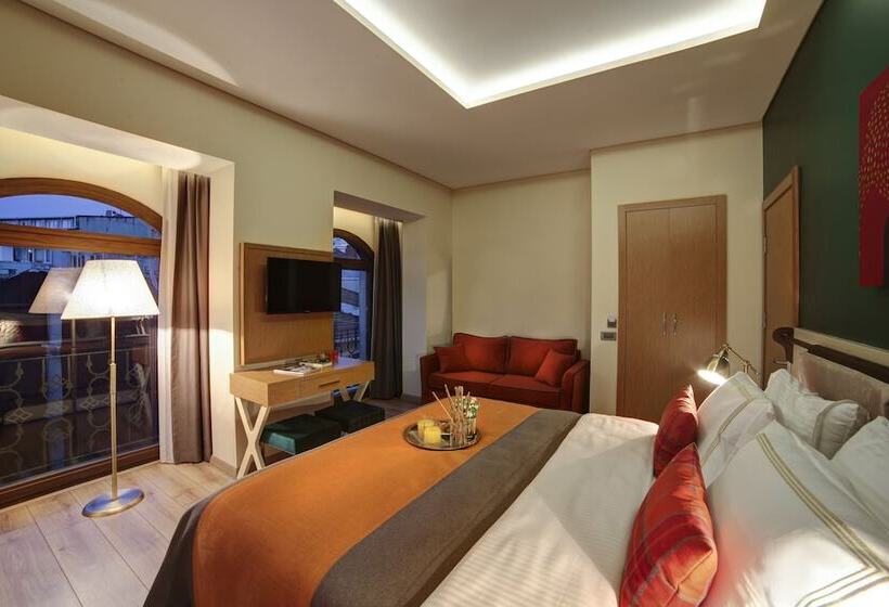 Deluxe Room, The Fox