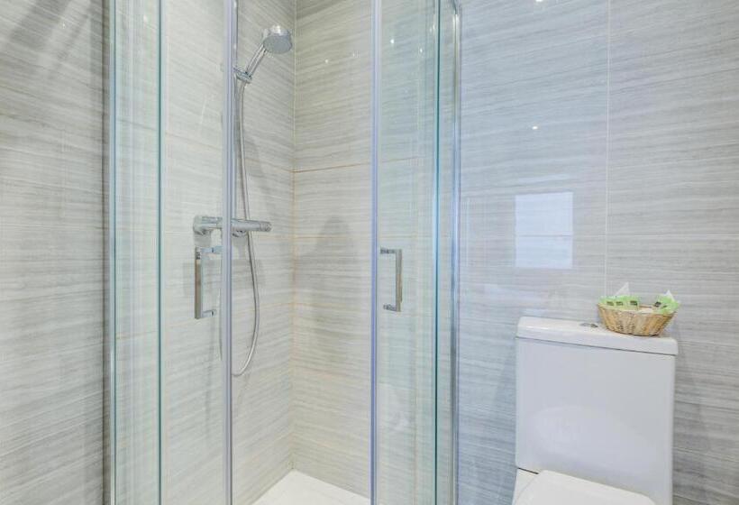 Номер Стандарт Трехместный, Kingswaypark Hotel At Park Avenue