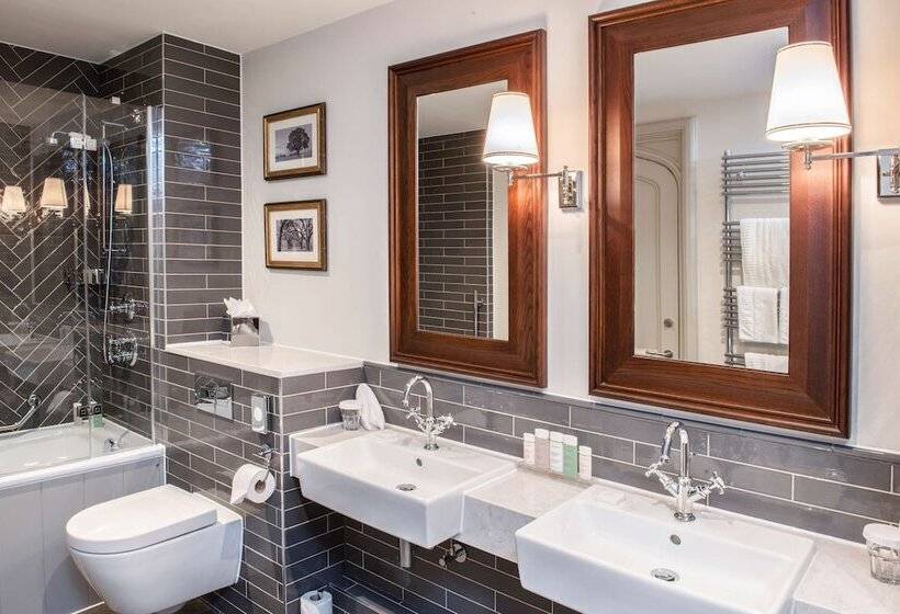 Номер Deluxe, De Vere Tortworth Court