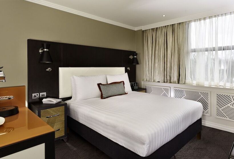 Полулюкс, Doubletree By Hilton  London  Ealing