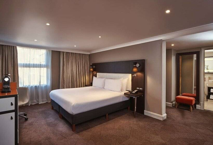 Полулюкс, Doubletree By Hilton  London  Ealing