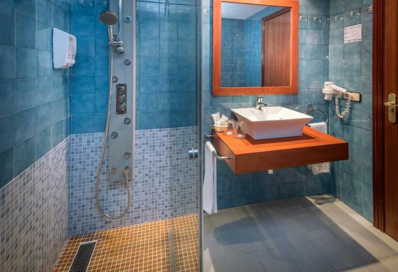 חדר סטנדרט עם מרפסת, Ght Neptuno Tossa & Venus Spa