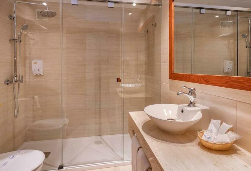 חדר סטנדרט עם מרפסת, Ght Neptuno Tossa & Venus Spa