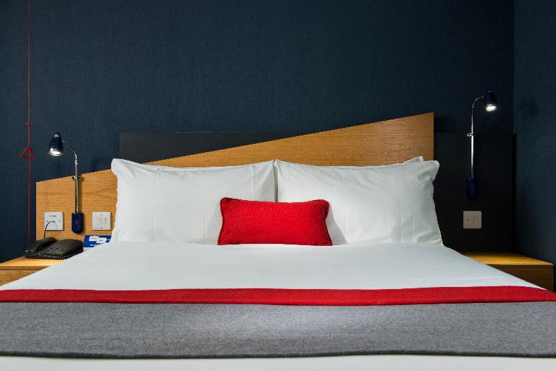 חדר סטנדרט עם מיטת קינג, Holiday Inn Express   Glasgow   City Ctr Riverside, An Ihg