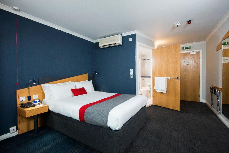 חדר סטנדרט מותאם לאדם עם מוגבלויות, Holiday Inn Express   Glasgow   City Ctr Riverside, An Ihg