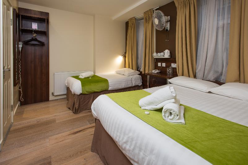标准三人间, Marble Arch Inn