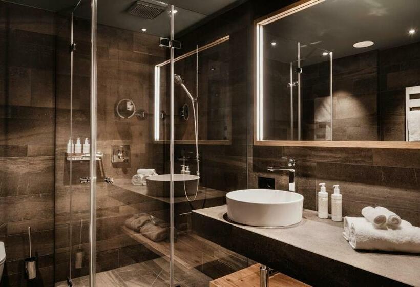Номер Deluxe с Балконом, Berghotel Biberkopf